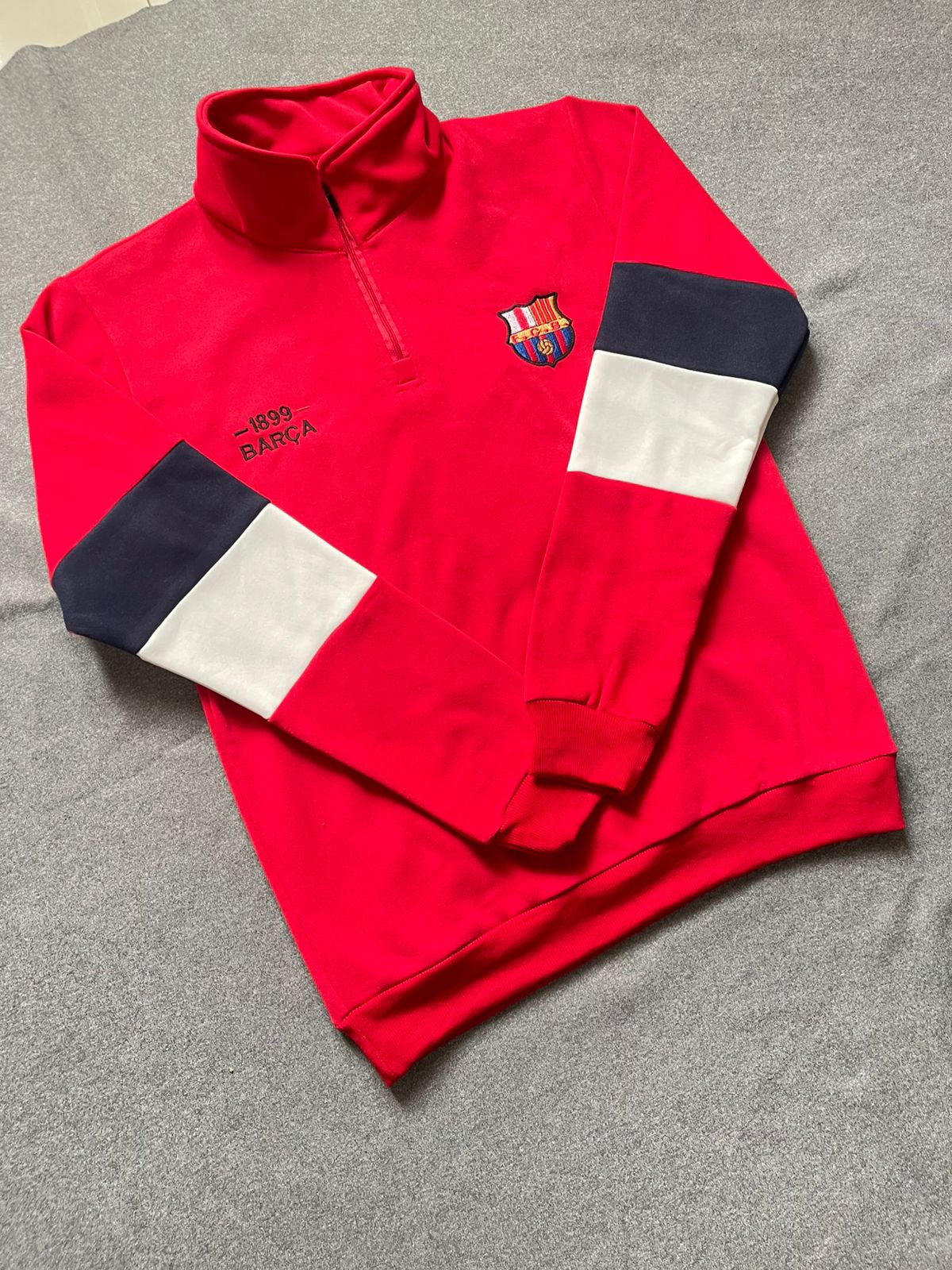 هودي برشلونه احمر