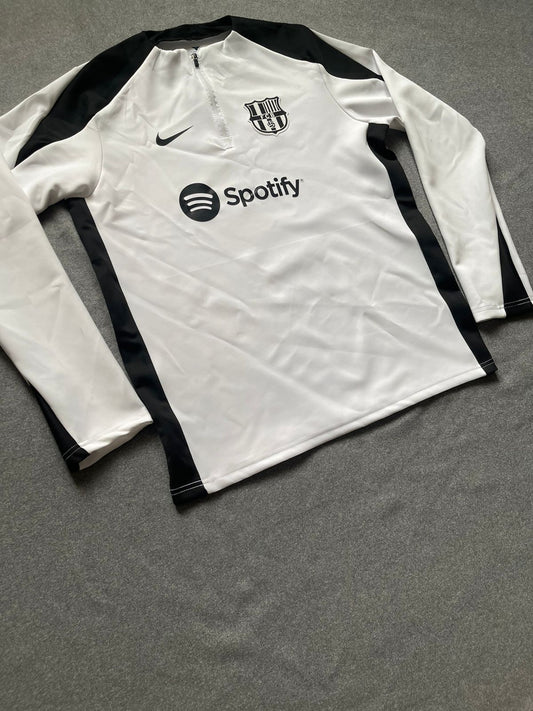 تراك برشلونه ابيض 2026